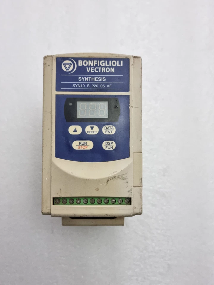 BONFIGLIOLI VECTRON SYN10 S 220 05 AF FREQUENCY CONVERTER SYNTHESIS SYN10